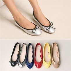 Wifky - Bow-Front Pendant Flats Wifky - Bow-Front Pendant Flats