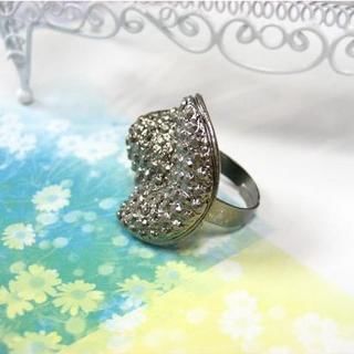 Irregular-Shaped Metal Ring
