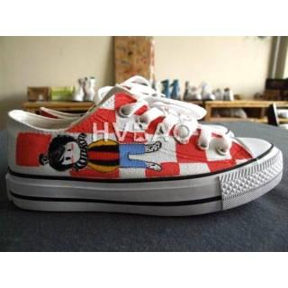 Boy-and-Checkboard Pattern Sneakers Boy-and-Checkboard Pattern Sneakers