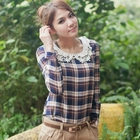 CatWorld - Lace Peter-Pan Collar Plaid Top