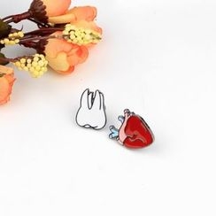 Cascarada - Cartoon Brooch Cascarada - Cartoon Brooch