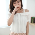 CatWorld - Off-Shoulder Ruffled Blouse