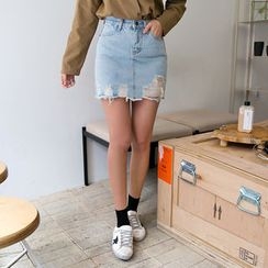 Envy Look - Distressed Denim Skirt Envy Look - Distressed Denim Skirt