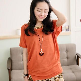 Short-Sleeve Dip-Back T-Shirt Short-Sleeve Dip-Back T-Shirt