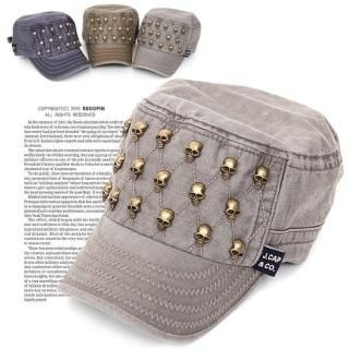 Skull-Studded Casquette