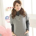 Kiwi Shop - Short-Sleeve V-Neck Top with Hood