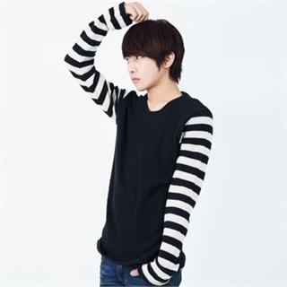 Striped Sleeve Knit Top Striped Sleeve Knit Top