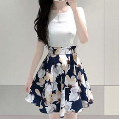 Fashion Street - 短袖碎花 A 字连衣裙 Fashion Street - 短袖碎花 A 字连衣裙