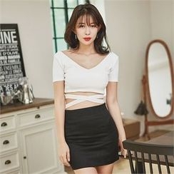 clubber - V-Neck Strap-Waist T-Shirt clubber - V-Neck Strap-Waist T-Shirt
