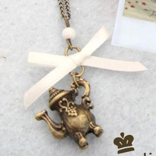 Vintage Kettle Necklace