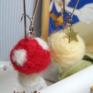Felt Wool Mushroom Earrings Felt Wool Mushroom Earrings