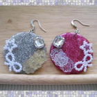 Fit-to-Kill - Dazzliing Ribbon and Glitter Earrings