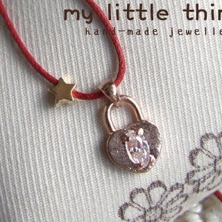 Shiny Lock Short Necklace Shiny Lock Short Necklace