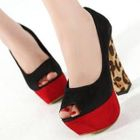 Mancienne - Peep-Toe Platform Pumps