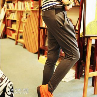 Pleated Tapered Pants