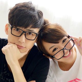 Skull Accent Glasses (Non-Prescription Lens Included)