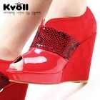 Kvoll - Peep-Toe Panel Wedges