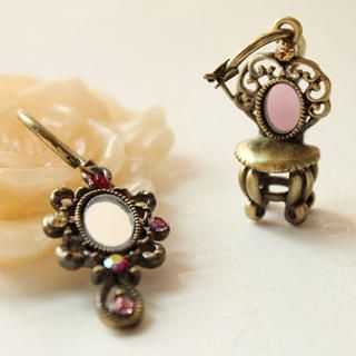 Vintage Make-Up Mirror Earrings Vintage Make-Up Mirror Earrings