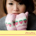 Cherry Story - Stawberry Knit Gloves