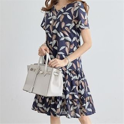 PEPER - Short-Sleeve Ruffle-Hem Dress PEPER - Short-Sleeve Ruffle-Hem Dress