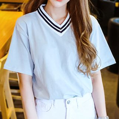 Seoul Fashion - Striped V-Neck T-Shirt Seoul Fashion - Striped V-Neck T-Shirt