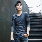Groove9 - V-Neck Long-Sleeve T-Shirt