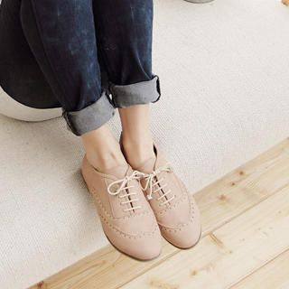 Cube-Accent Oxford Flats