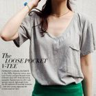 MoDN - Low V-Neck Short-Sleeve T-Shirt