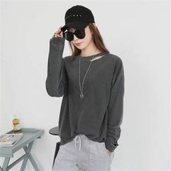CHICFOX - Round-Neck Distressed Top CHICFOX - Round-Neck Distressed Top