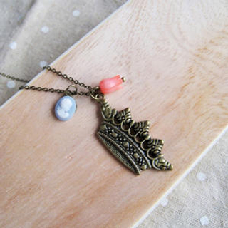 Vintage Copper Crown Necklace Vintage Copper Crown Necklace