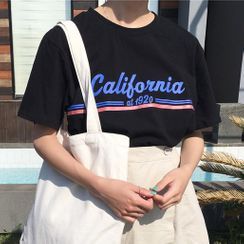 Dute - 'California' Print Crewneck T-Shirt Dute - 'California' Print Crewneck T-Shirt