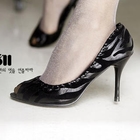 Kvoll - Peep-Toe Pumps