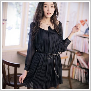 Contrast-Collar Pleated Chiffon Dress Contrast-Collar Pleated Chiffon Dress