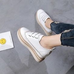 Charming Kicks - 厚底布洛克魔術貼牛津鞋 Charming Kicks - 厚底布洛克魔術貼牛津鞋