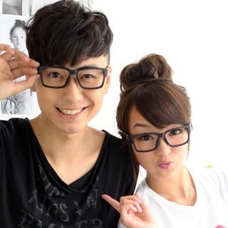 Skull Accent Glasses (Non-Prescription Lens Included)
