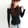 SUGAR BLACK - Off-Shoulder Long-Sleeve T-Shirt