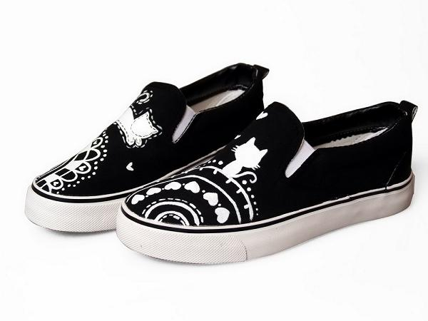 HVBAO Printed Canvas Slip-Ons | YESSTYLE